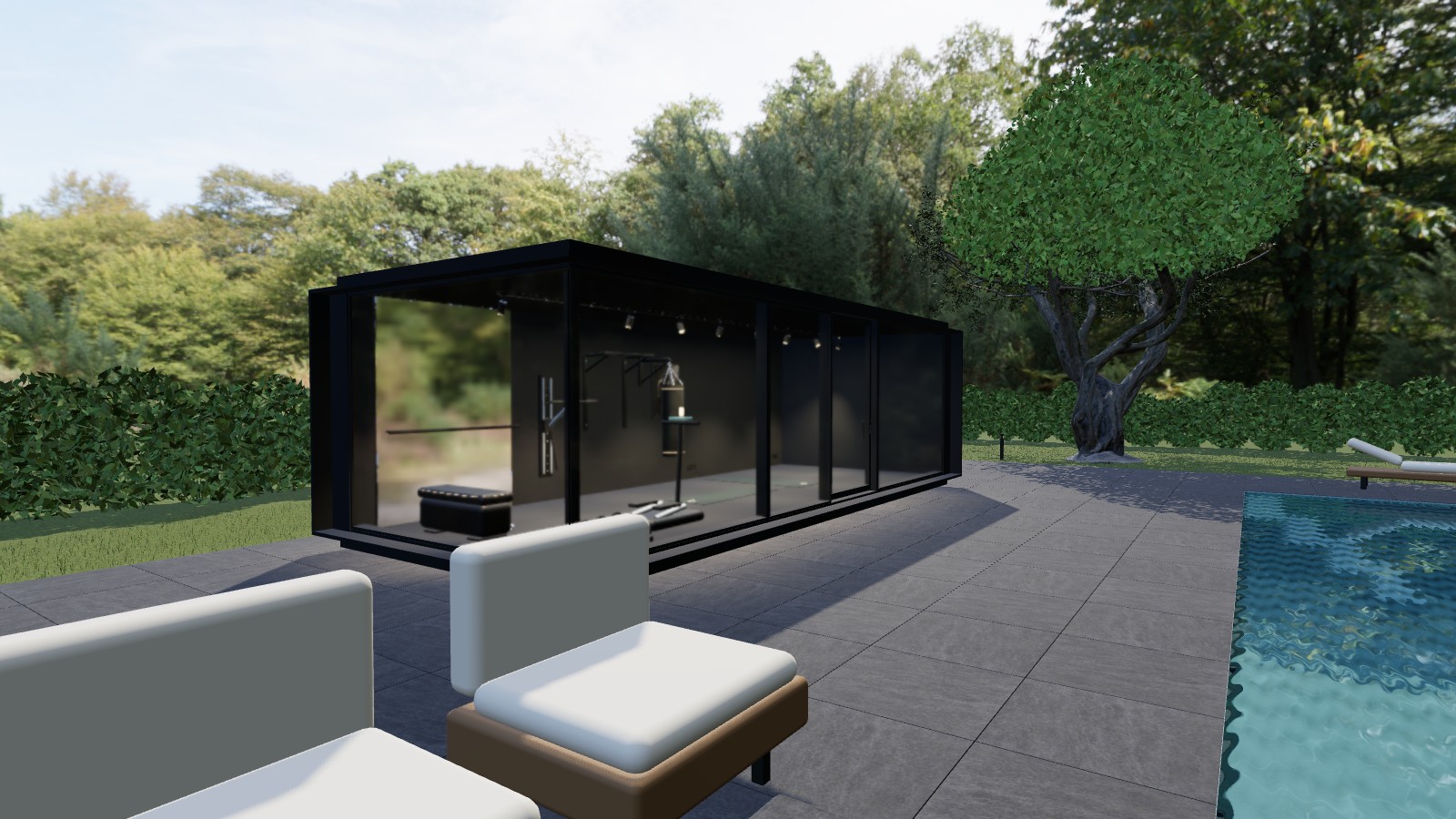 Visualisierung: langgestrecktes schwarzes KOYA Modul mit Glasfront als Fitnessraum neben einem Pool im Garten, davor Lounge-Sessel